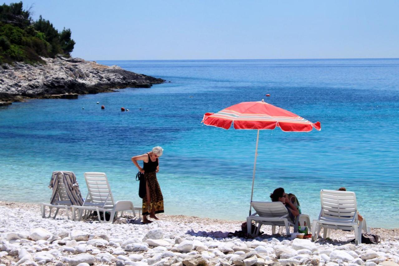 And With Parking Space Hvar - 15378 Gostinjska kuća