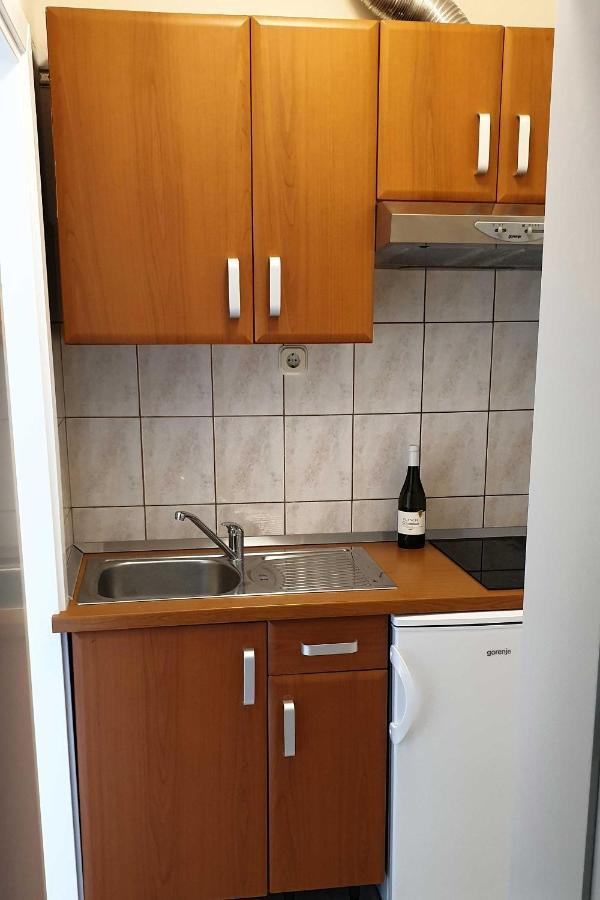 And With Parking Space Hvar - 15378 Gasthof 3*
