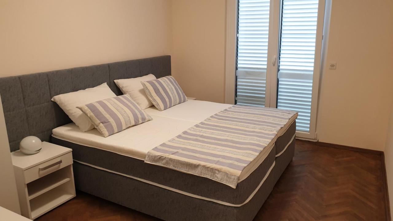 And With Parking Space Hvar - 15378 Guest house